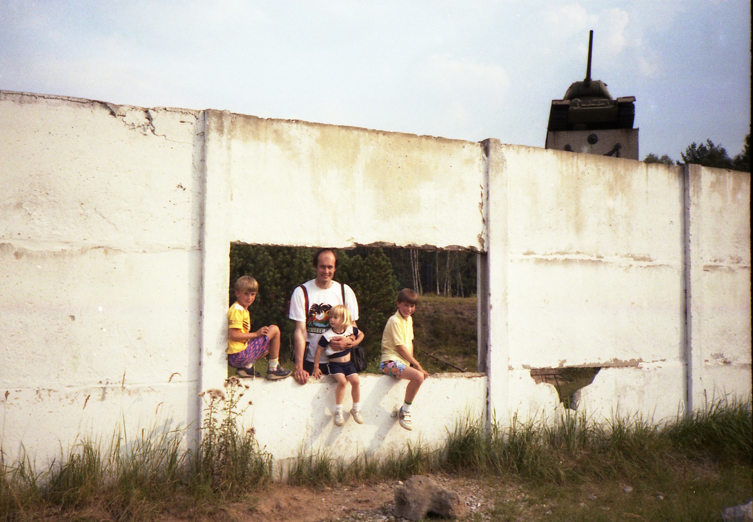 Brayne kids at the Berlin Wall, 1990